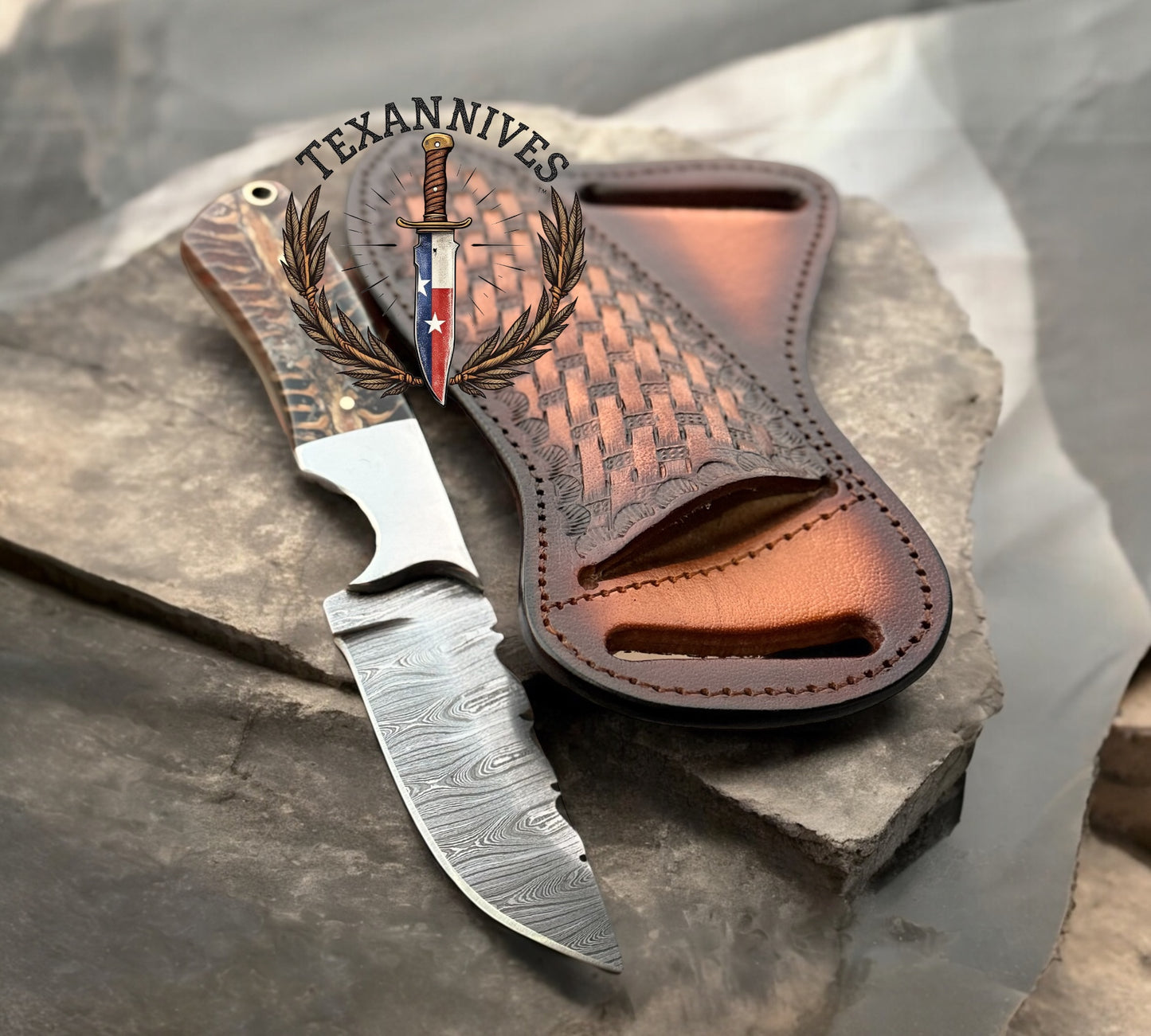 Western Handcrafted Fixed Blade Knife – Damascus Steel Outdoor Companion