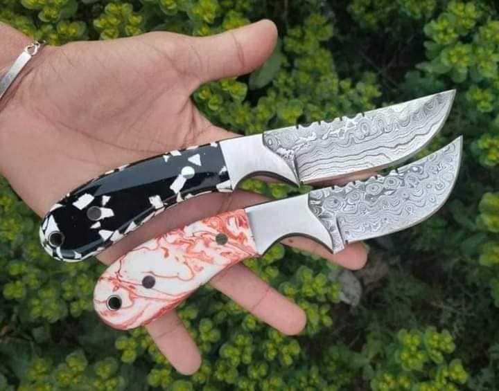 "Cowboy bull cutter knife set with 4-inch hand-forged Damascus steel blade