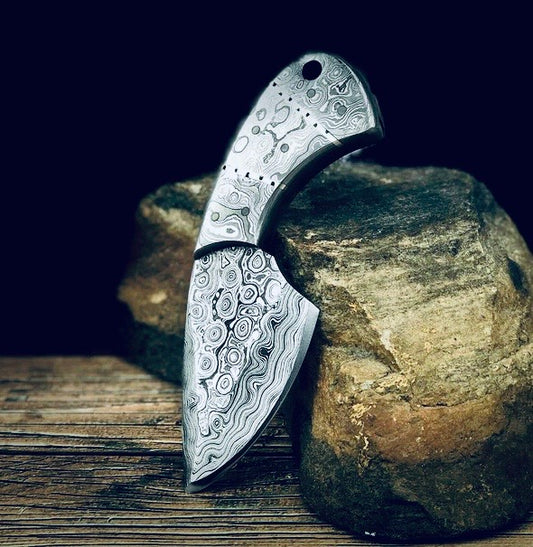 Camping Knife – 5.5" Damascus Steel Blade with Full Damascus Handle & Leather Sheath