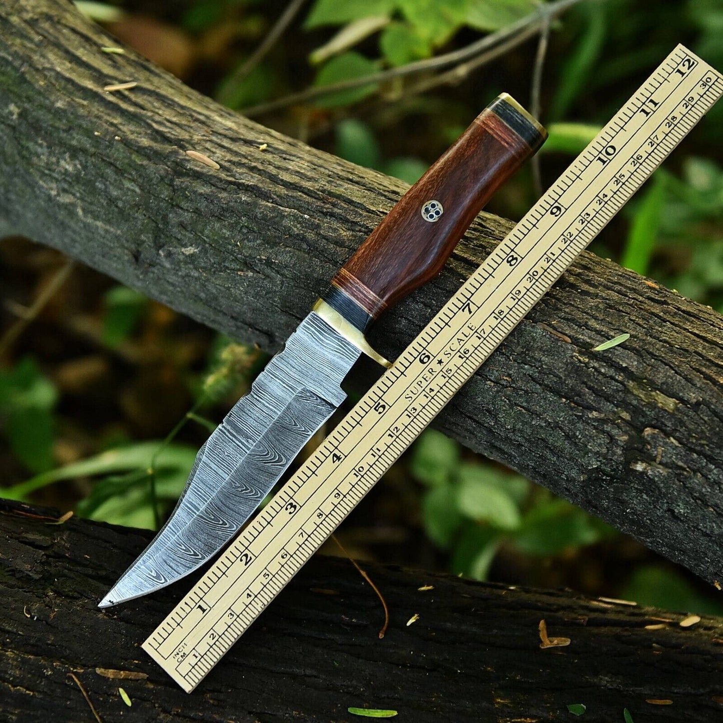 High-quality 10-inch Damascus steel hunting knife with resin pakkawood handle.