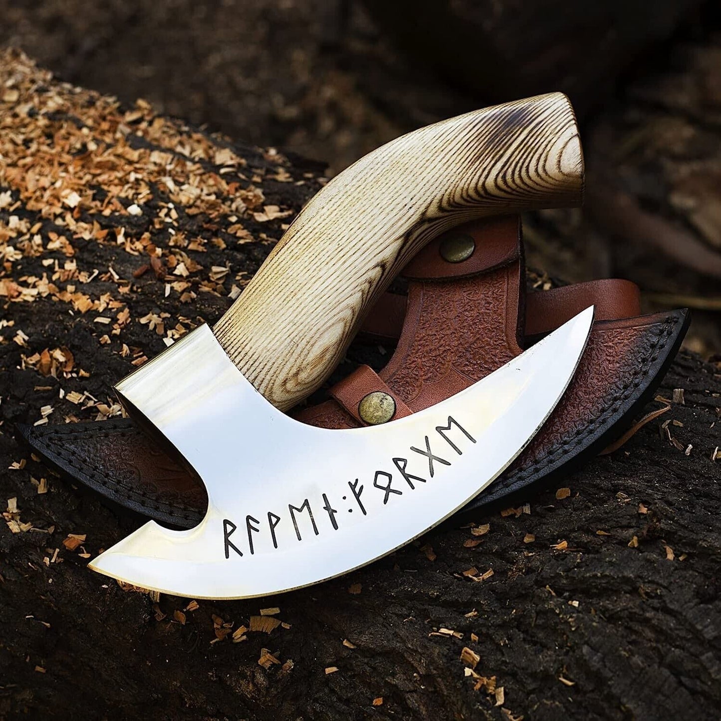 Wooden handle ax pizza cutter with leather sheath
