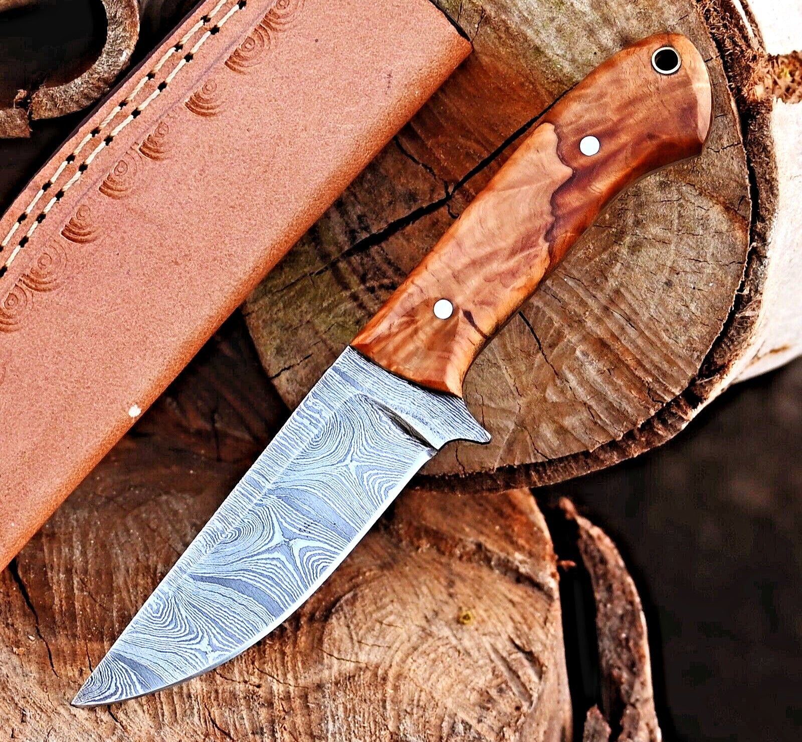 "10-inch Damascus steel hunting knife with ergonomic rosewood handle and leather sheath"