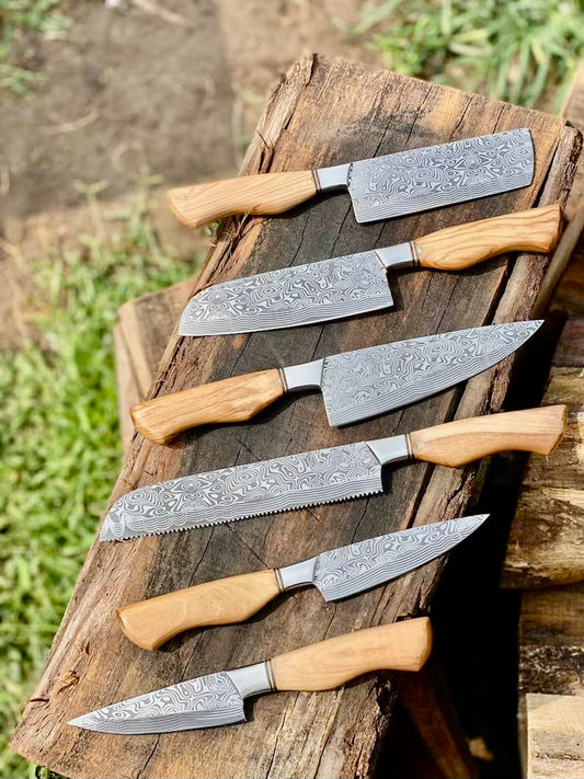 Hand made stainless steel kitchen knives set with a Damascus pattern on it/ 6 Pieces knife set with leather sheath/ ''Oil free knives set''