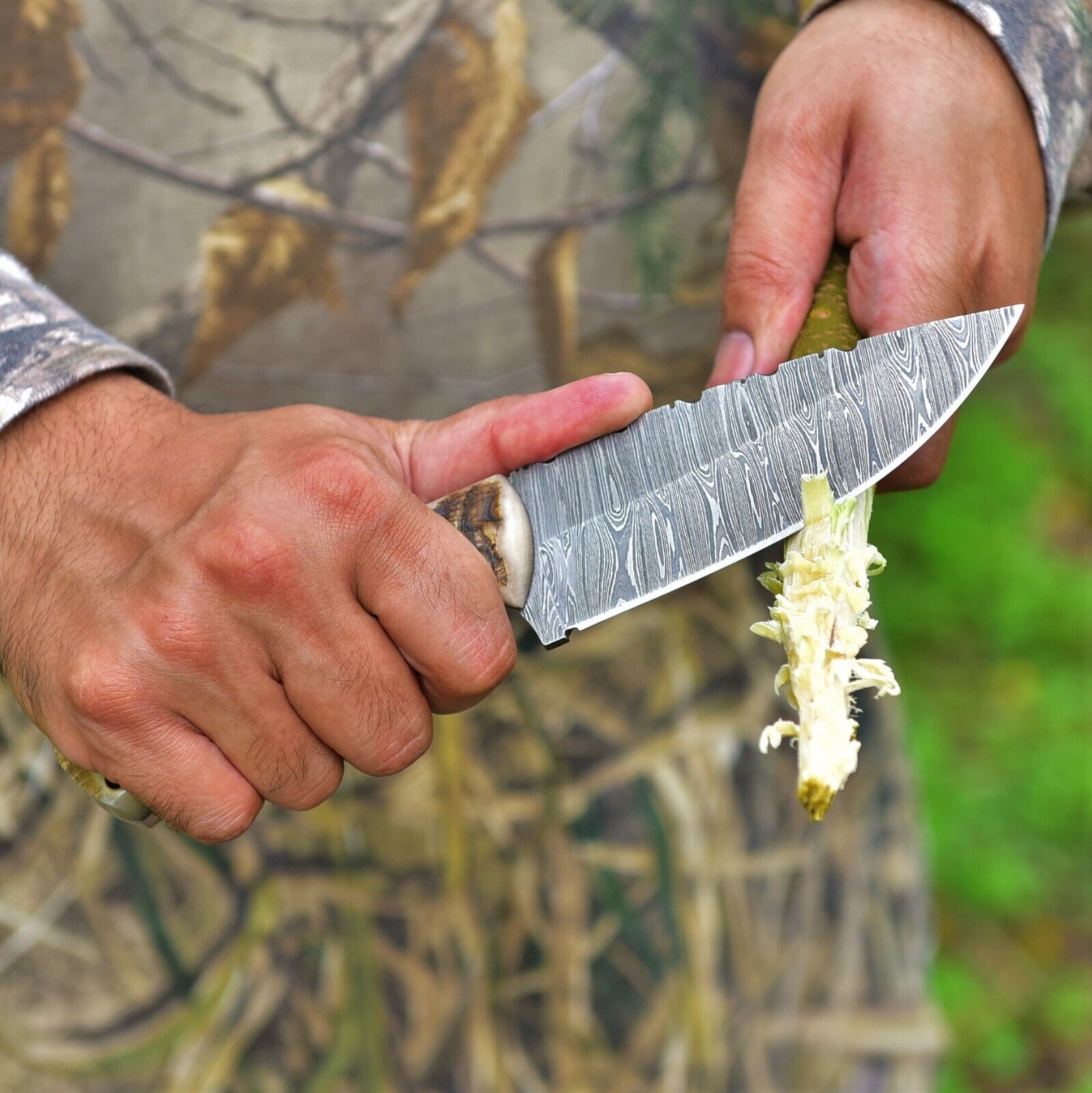 4.5-inch Damascus steel skinner knife for hunting and skinning