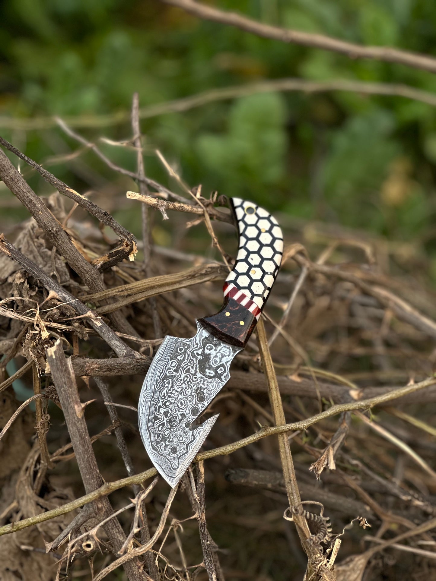 Custom Handmade Damascus Steel Guthook Skinning Knife with Rosewood & Resin Handle - 7.5” with Leather Sheath