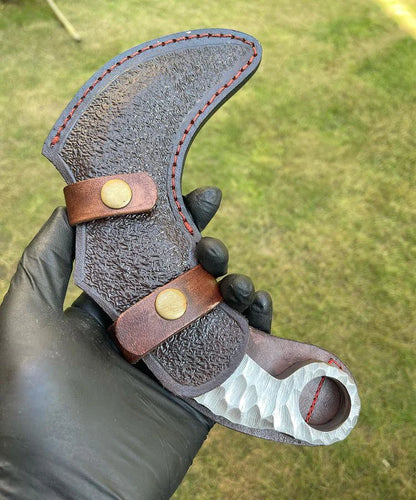 Hand Forged Integral D2 steel karambit knife