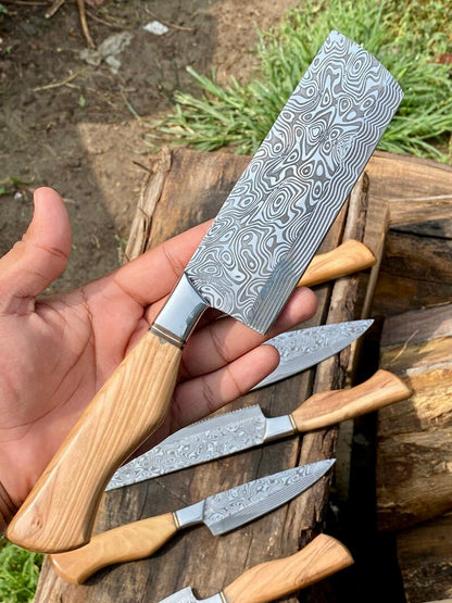 Hand made stainless steel kitchen knives set with a Damascus pattern on it/ 6 Pieces knife set with leather sheath/ ''Oil free knives set''