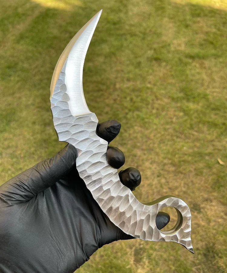 Hand Forged Integral D2 steel karambit knife