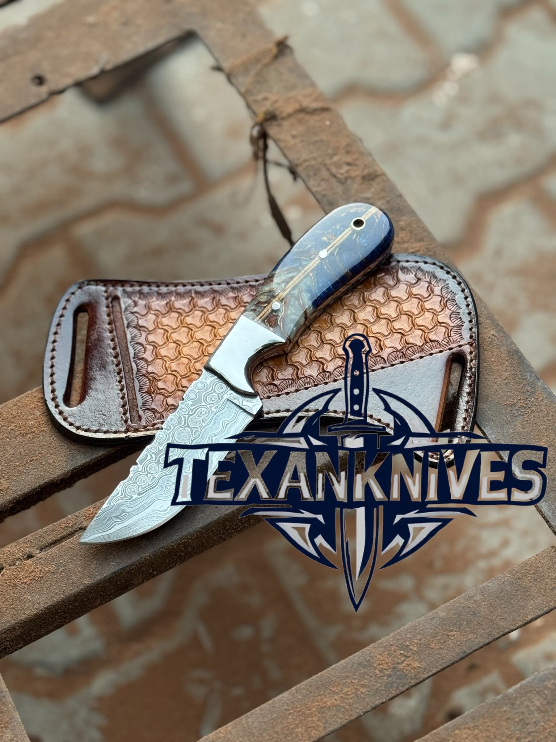 Back Sheath Knife – 9" Damascus Steel Blade with Blue Pine Cone Resin Handle and Western Leather Sheath


