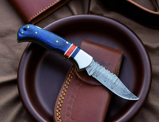 Best Folding Hunting Knife – Handmade Damascus Steel Blade with Pakka Wood Handle & Leather Case