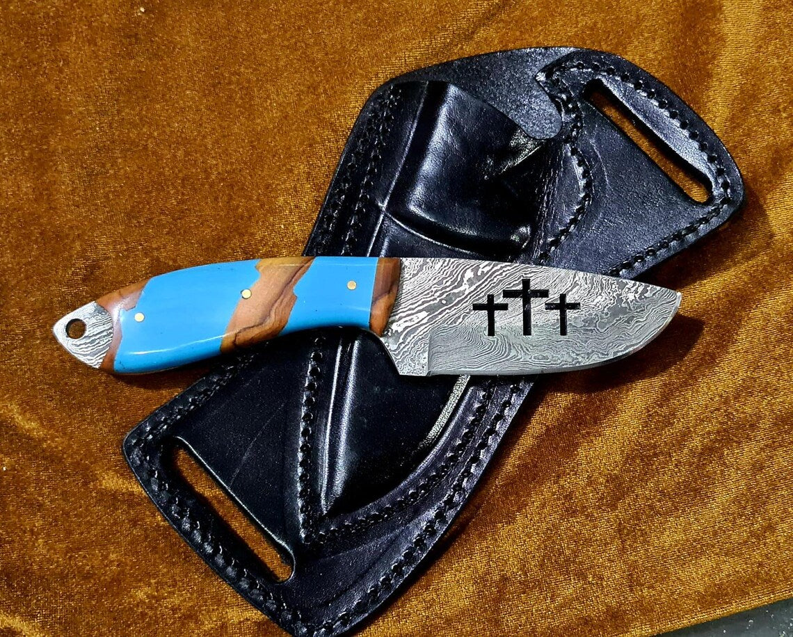 Bull sheath leather knife with 4.5" Damascus steel blade and resin wood handle