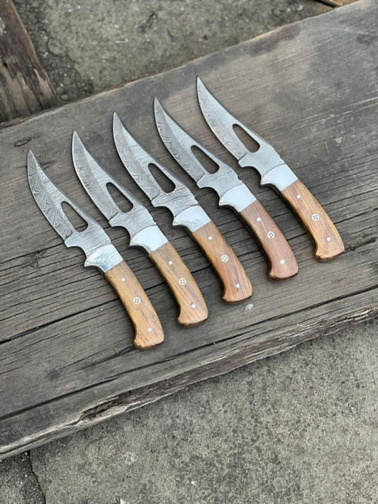 Custom handmade Damascus steel gutting knife with a 4-inch blade featuring a "wair cutt" design, rosewood handle, and steel bolster, ideal for hunting and outdoor use