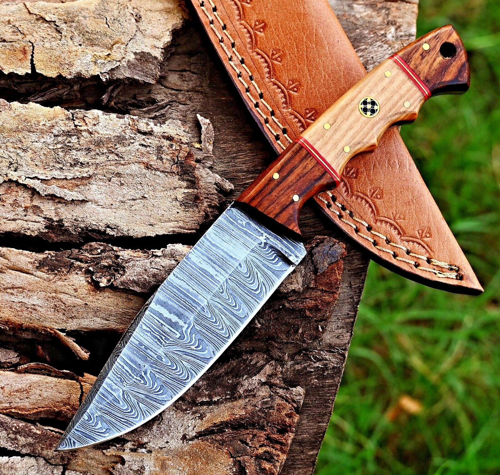 Custom handmade Damascus steel skinning knife with 4.5-inch blade and ergonomic olive and rosewood handle, ideal for precise skinning tasks