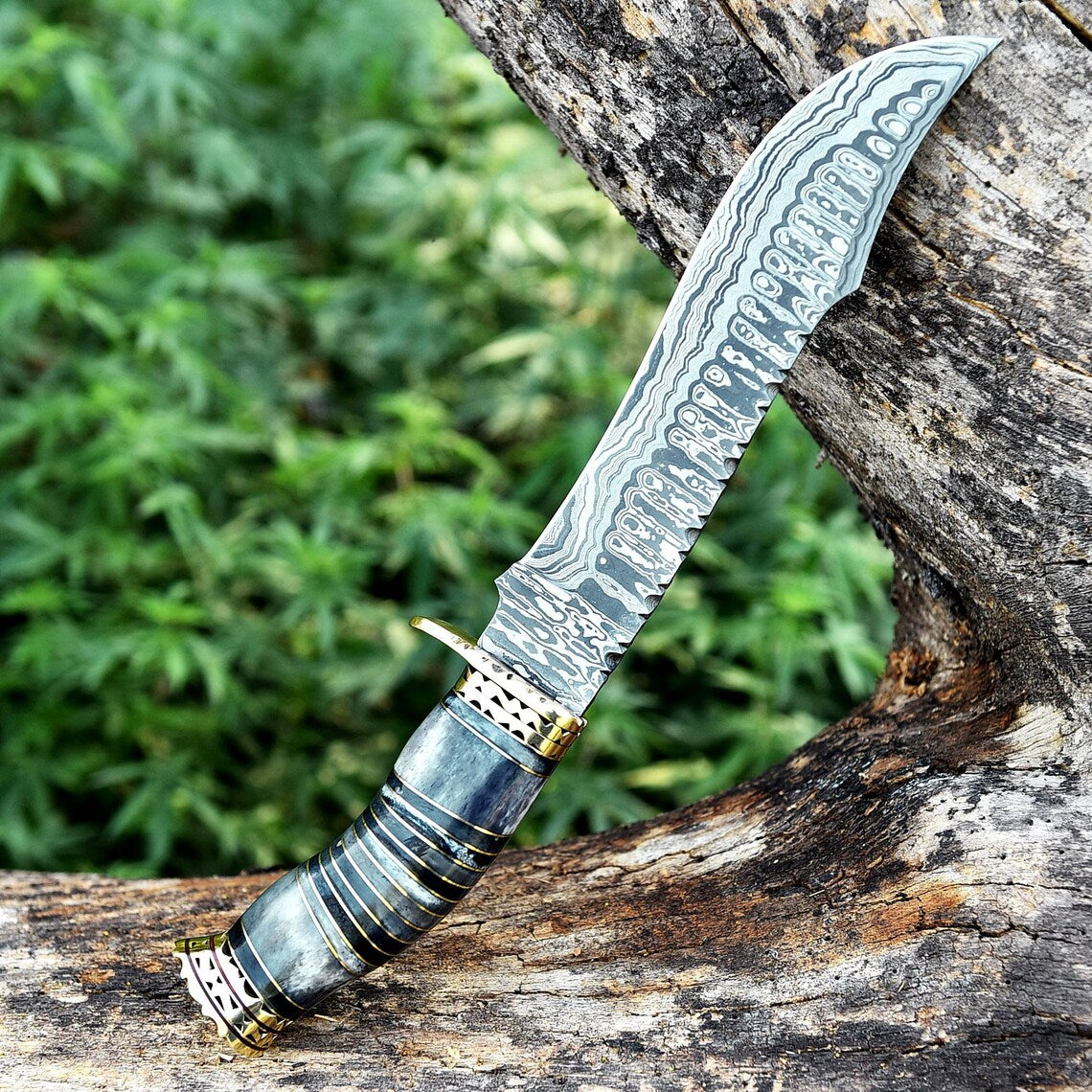 Damascus Steel Vintage Bowie Knife with Camel Bone Handle and Brass Guard – Perfect Gift Item.