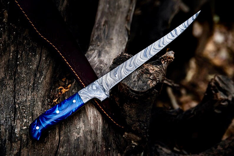 Custom Handmade Angling Knife – Damascus Steel Blade & Resin Handle | Premium Fishing Gear 2025
