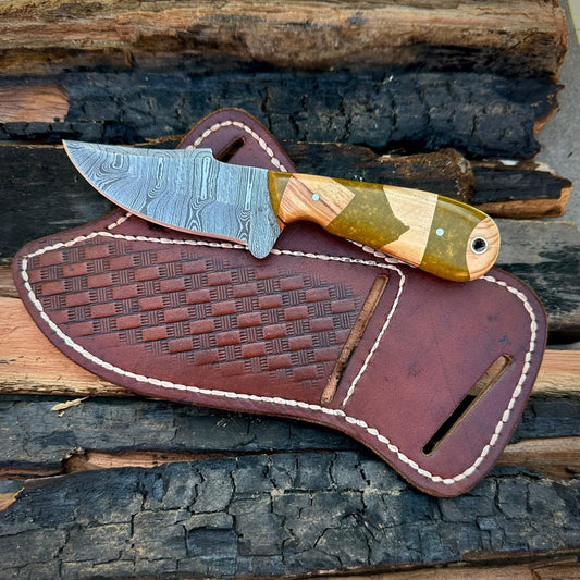 "Handcrafted Cowboy Belt Knife Sheath with Damascus Steel Blade and Resin Wood Handle" (Includes key materials & style)

