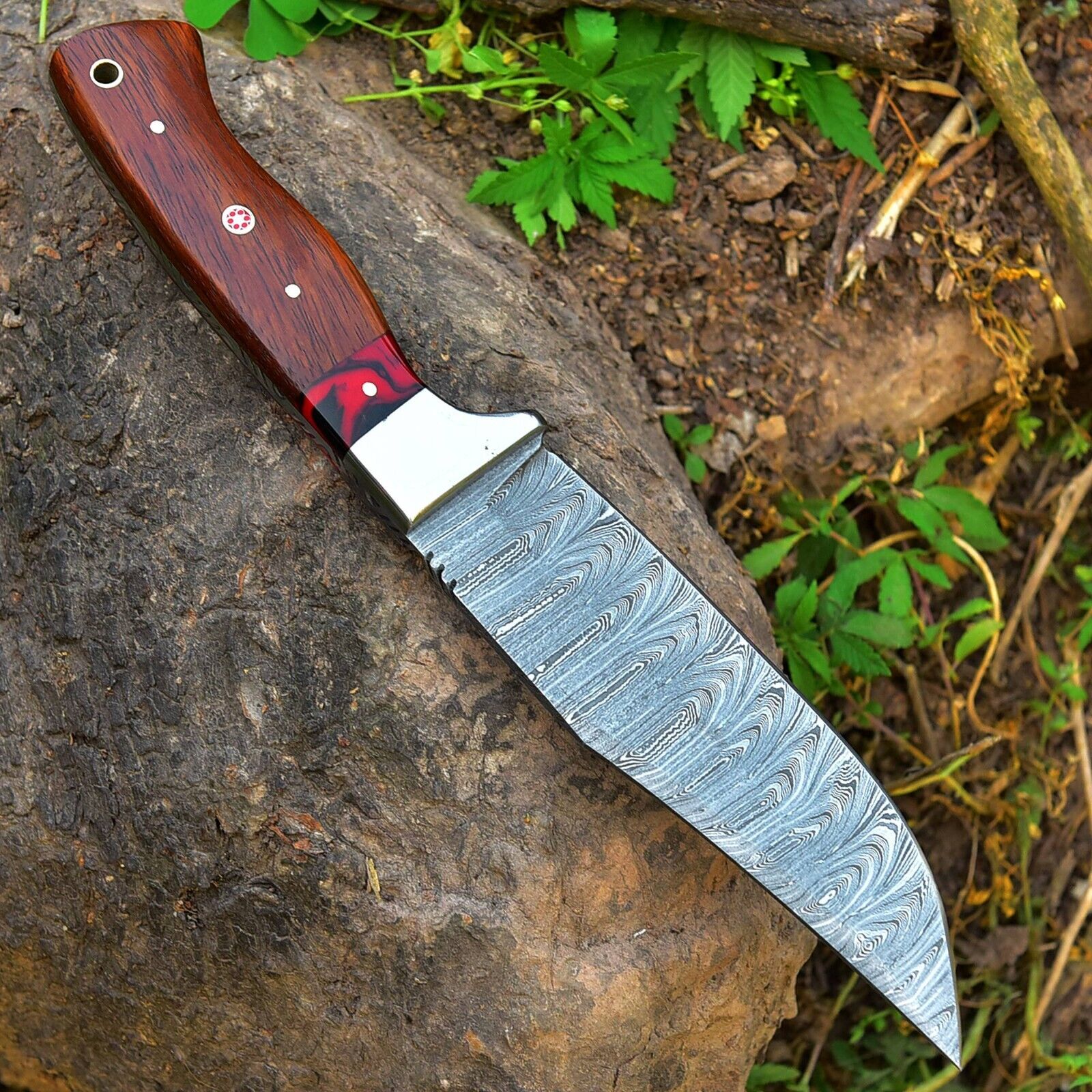 Handmade Damascus skinning blade with ergonomic rosewood and resin handle, 4.5 inches, featuring a steel bolster for added control"