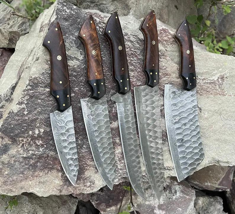 Handmade Damascus steel knife with 8-inch blade, rosewood handle and leather sheath