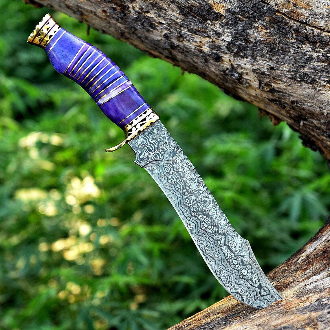 Original Damascus Steel Bowie Knife with Brass Guard and Camel Bone Handle – Ideal Gift Item.