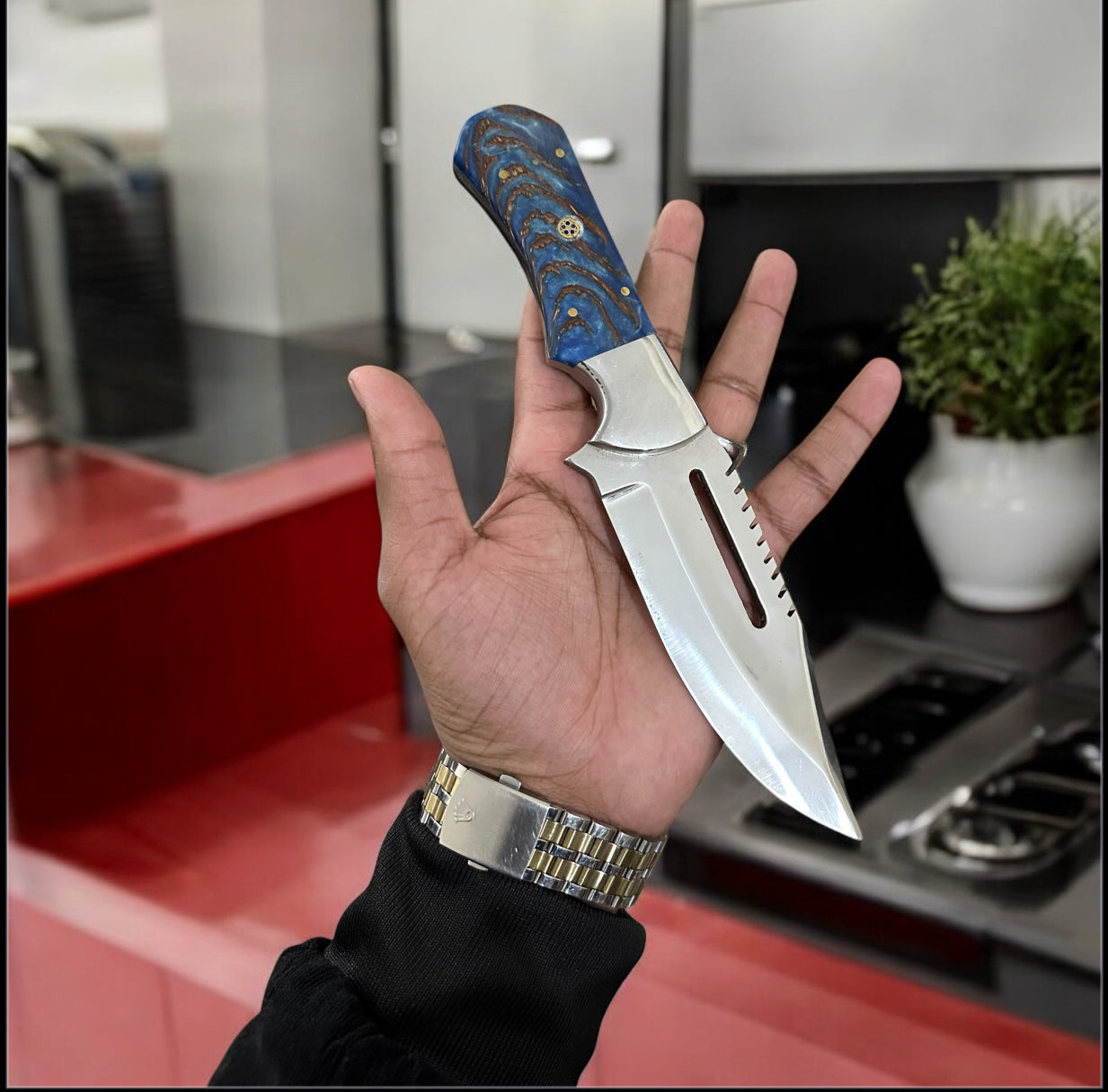 "Premium D2 Steel Hunting Knife with Leather Case – High-Quality Hunting Tool"

