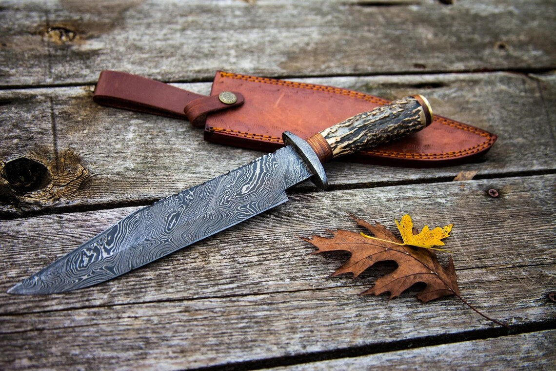 Vintage-Style Damascus Steel Bowie Knife with Damascus Guard and Stag Horn Handle.