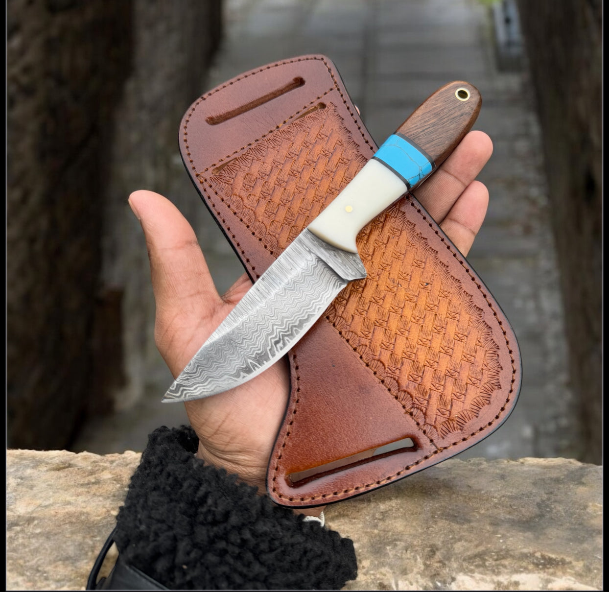 Western Knife and Sheath Set with Damascus Steel Blade, Resin Handle, and Leather Belt Loop Case - Perfect for Outdoor Adventures

