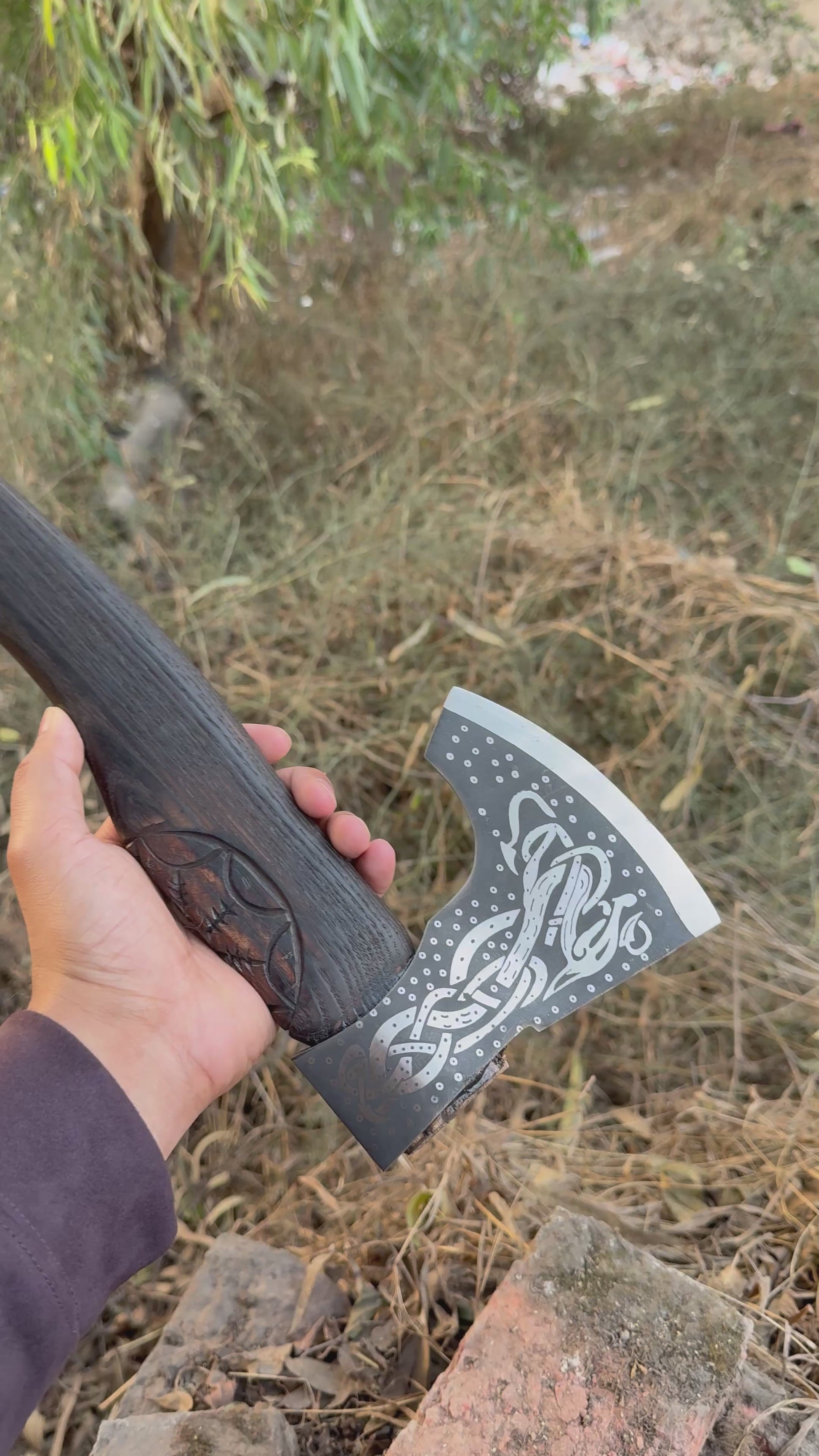 Handcrafted Battle Axe – Engraved 1095 Steel Blade & Rosewood Handle