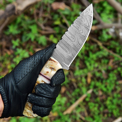 Custom Handmade Damascus Steel Skinning Knife – 4.5-Inch Sheep Horn Handle